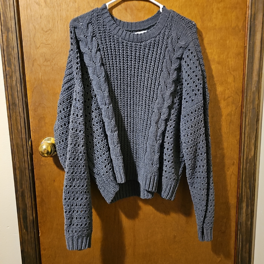2 Womens/Juniors Hollister Cropped Knit Sweaters Size L